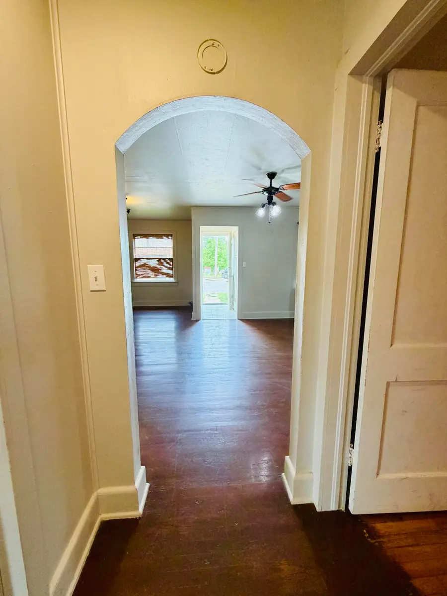 509 Pennsylvania Avenue, West Plains, MO 65775 - #3