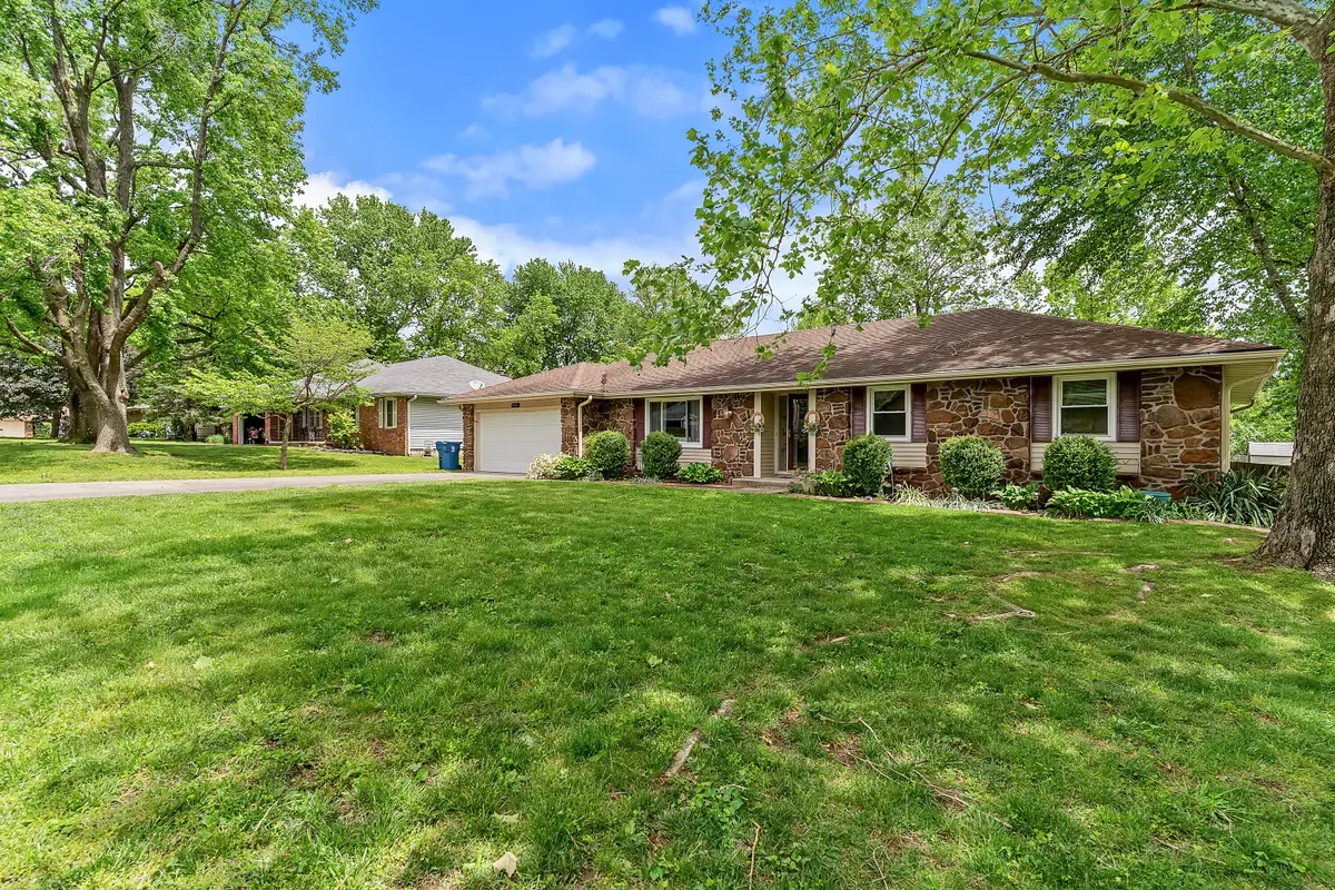4446 S Holiday Avenue, Springfield, MO 65810 - #1