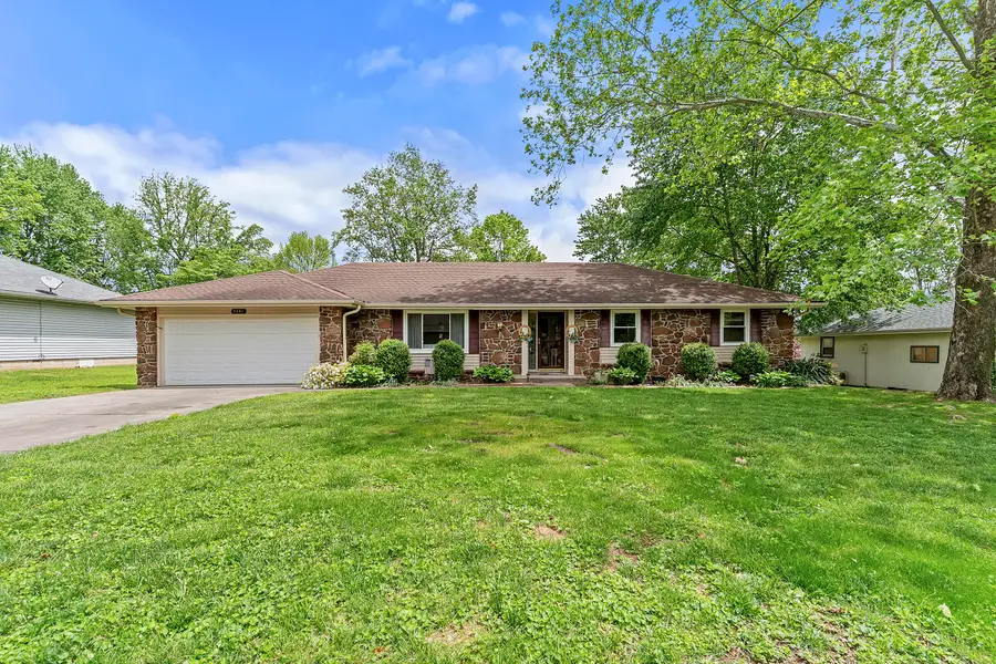 4446 S Holiday Avenue, Springfield, MO 65810 - #2