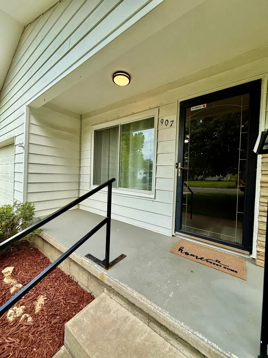 907 Southeast Boulevard, Neosho, MO 64850 - #2