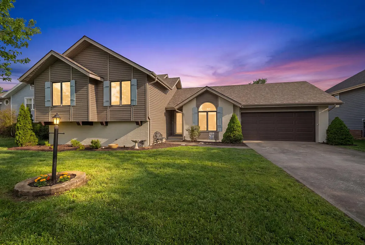 1317 E Highpoint Street, Springfield, MO 65804 - #1