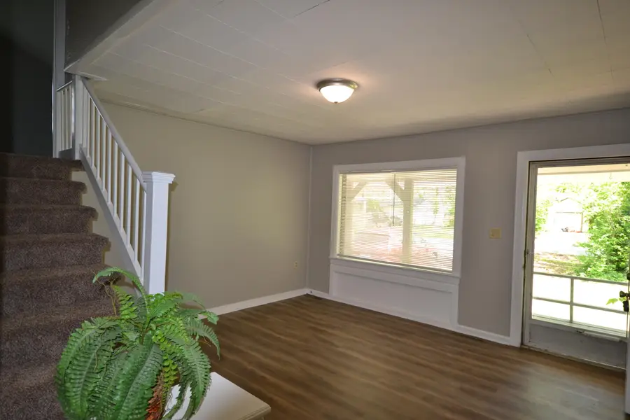 1439 S Luster Avenue, Springfield, MO 65804 - #2