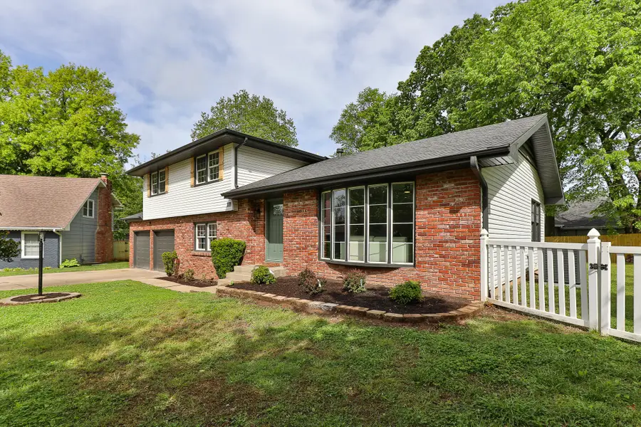 3311 S Graystone Place, Springfield, MO 65804 - #2