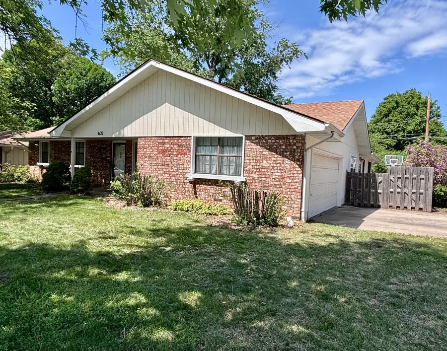 1635 E Hanover Street, Springfield, MO 65804 - #3