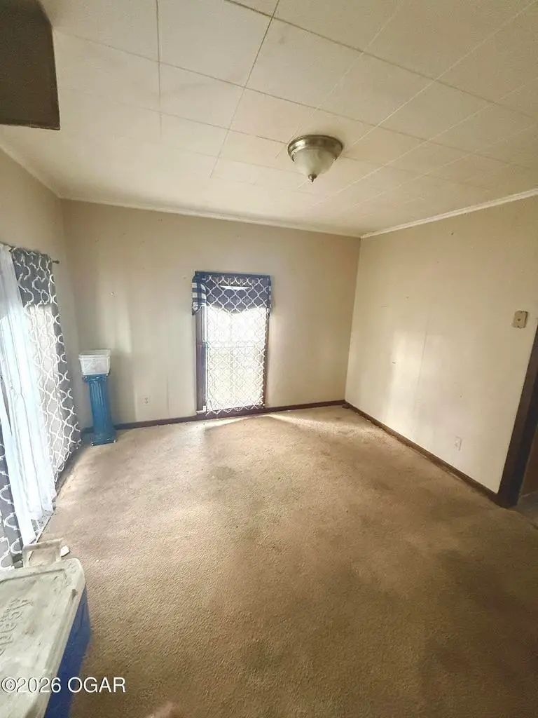 230 E Prairie Avenue, Girard, KS 66743 - #2