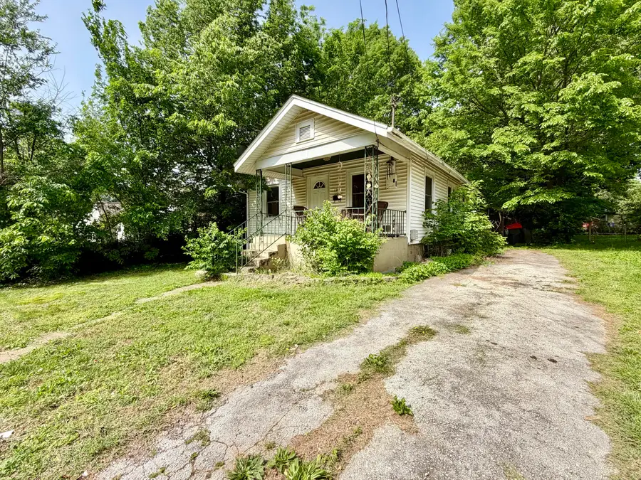 1241 S Ferguson Avenue, Springfield, MO 65807 - #2