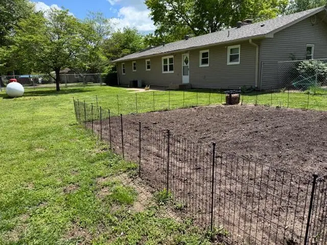 1001 W Long Street, Mountain Grove, MO 65711 - #3