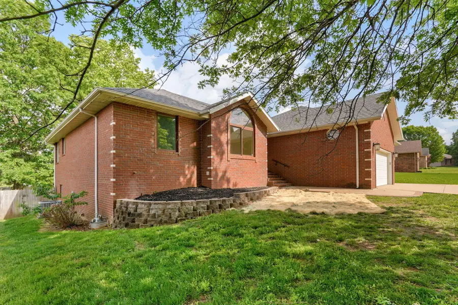 506 S Pepperhill Drive, Nixa, MO 65714 - #2