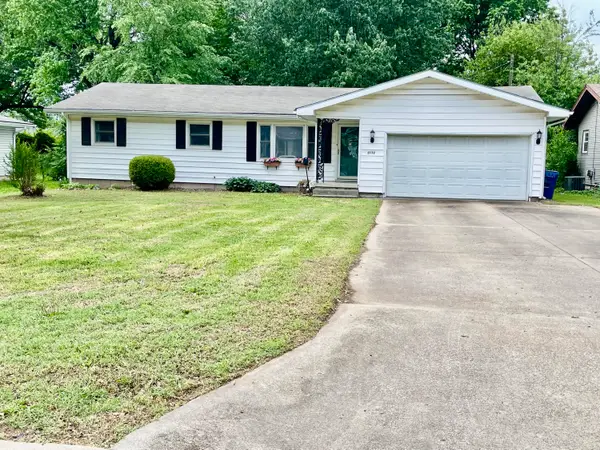 2132 E Elm Street, Springfield, MO 65802