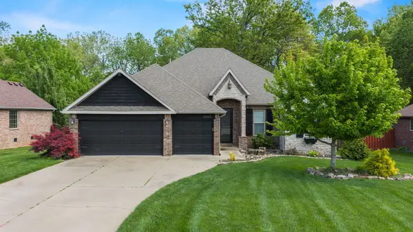 5620 S Winsor Drive, Battlefield, MO 65619