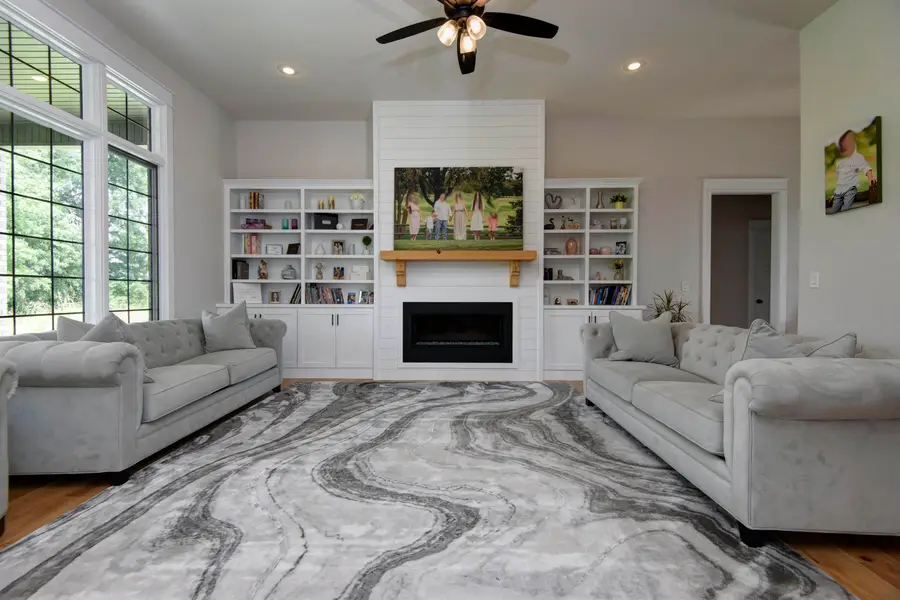 3247 W Bluffview Street, Springfield, MO 65810 - #3