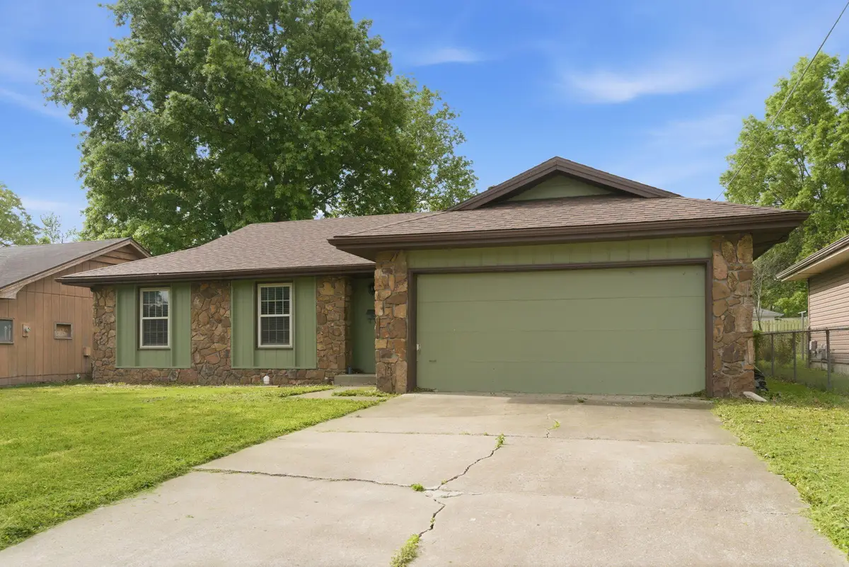 504 W Bell Street, Springfield, MO 65803 - #1