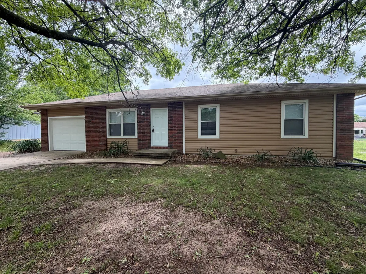 708 E Dyann Drive, Nixa, MO 65714 - #1