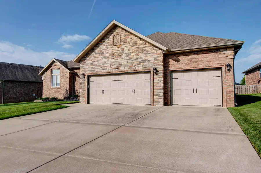 1637 N Waterstone Avenue, Springfield, MO 65802 - #3