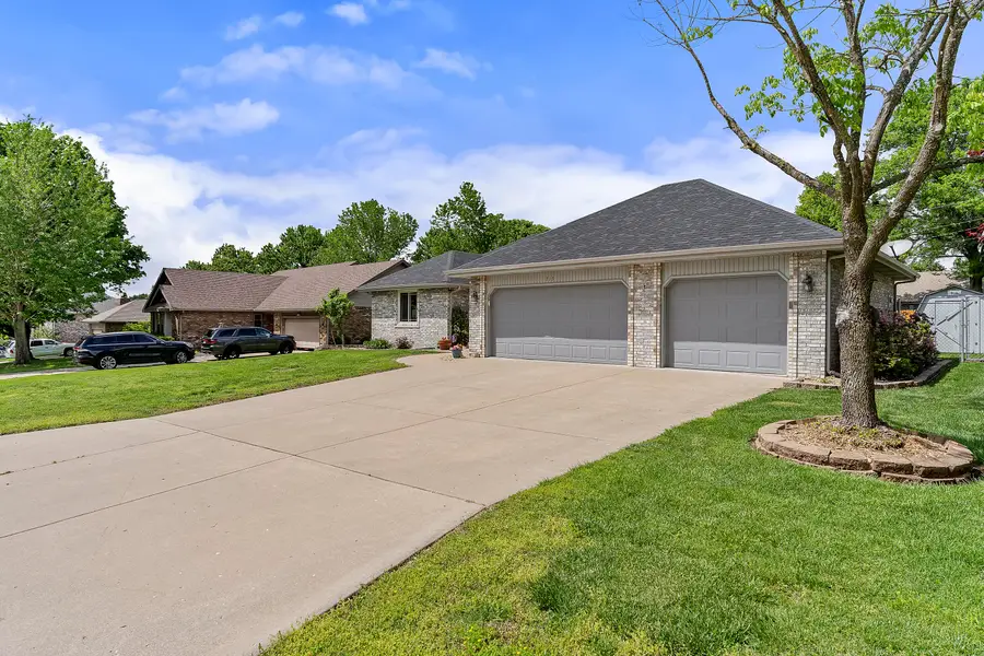 715 W Wasson Street, Nixa, MO 65714 - #3