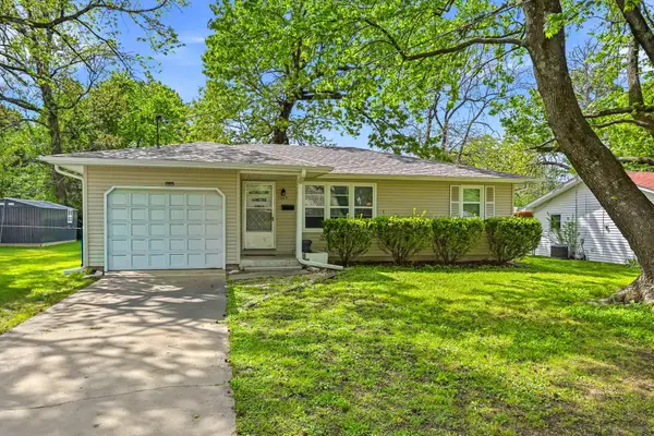 1263 S Cedarbrook Avenue, Springfield, MO 65804