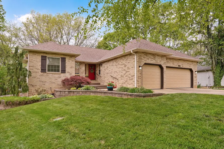 2512 W Arlington Street, Springfield, MO 65810 - #2