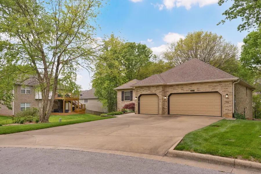 2512 W Arlington Street, Springfield, MO 65810 - #3