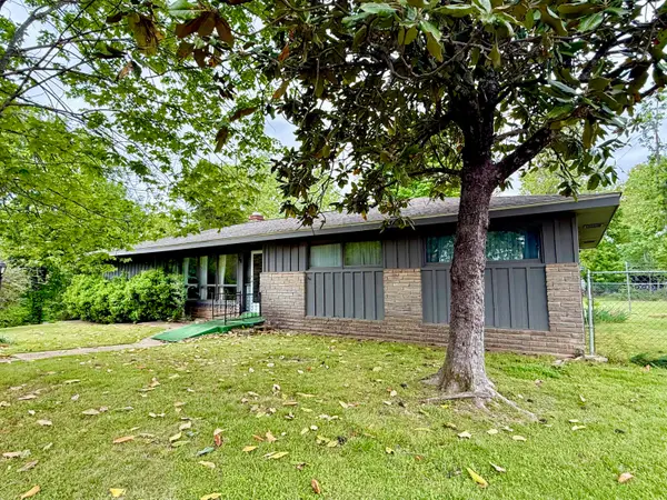 78 Westwood Drive, Theodosia, MO 65761