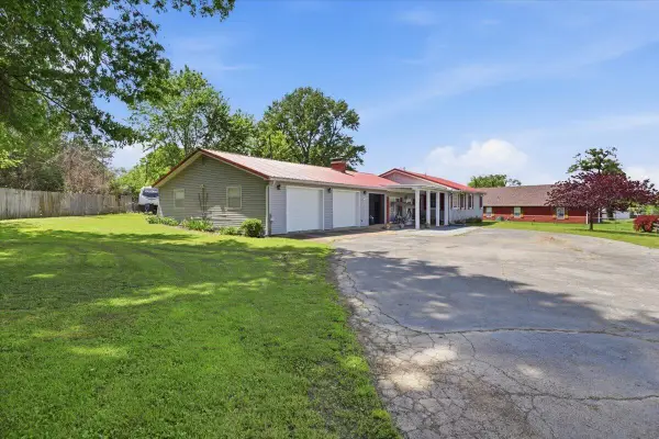 951 N Maple Street, Buffalo, MO 65622