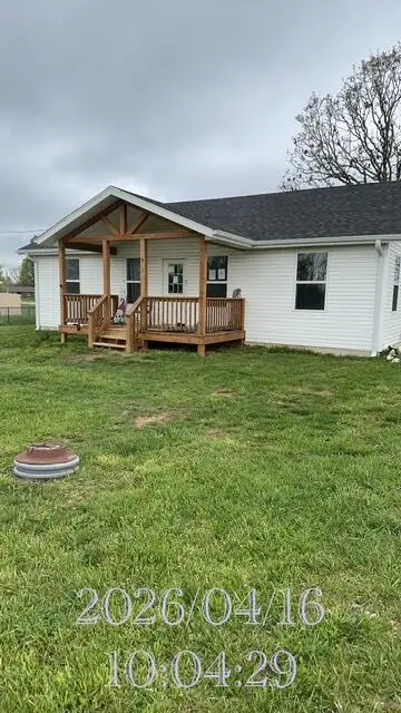 521 W Ventura Drive, Seymour, MO 65746