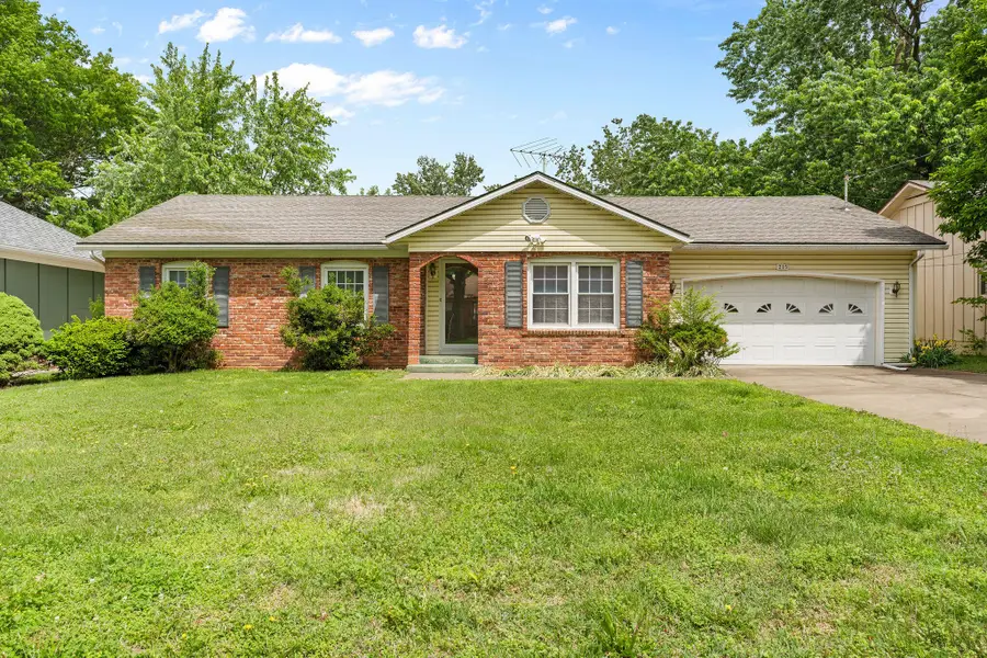 215 E Crestview Street, Springfield, MO 65807 - #2