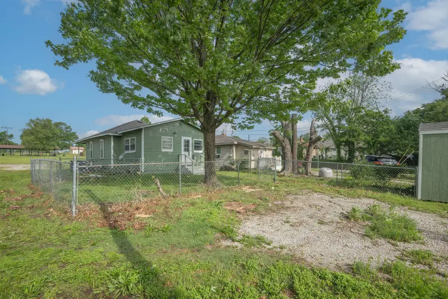 203 S Schifferdecker Avenue, Joplin, MO 64801 - #2