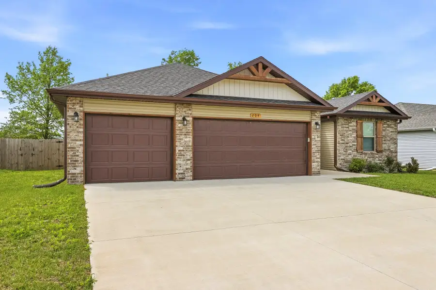 204 E Rosalie Street, Strafford, MO 65757 - #2