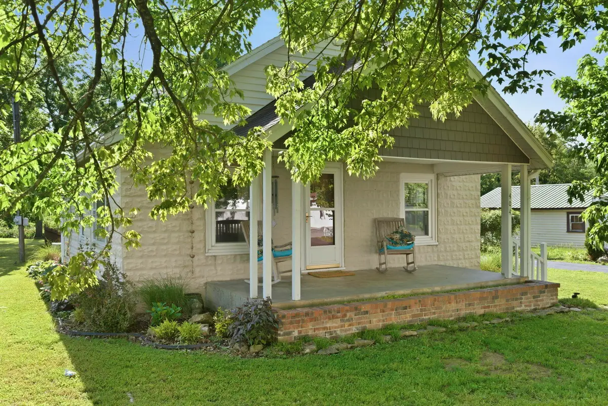 404 N Crestview Avenue, Ash Grove, MO 65604 - #1