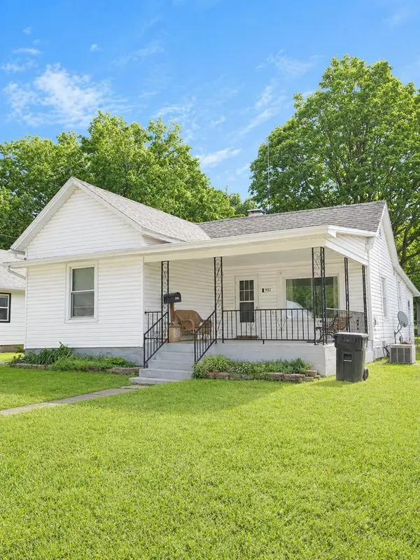 932 S Broadway Avenue, Springfield, MO 65806