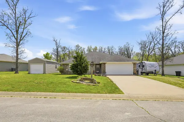 13719 Pella Lane, Neosho, MO 64850