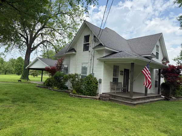 602 E Sanders Street, Miller, MO 65707