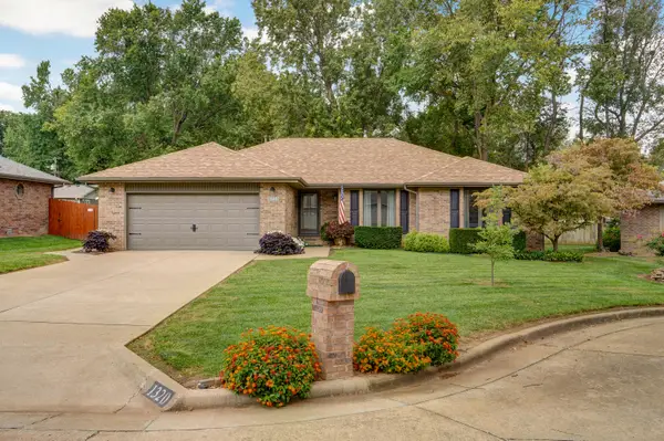 1320 E Lafayette Street, Springfield, MO 65804