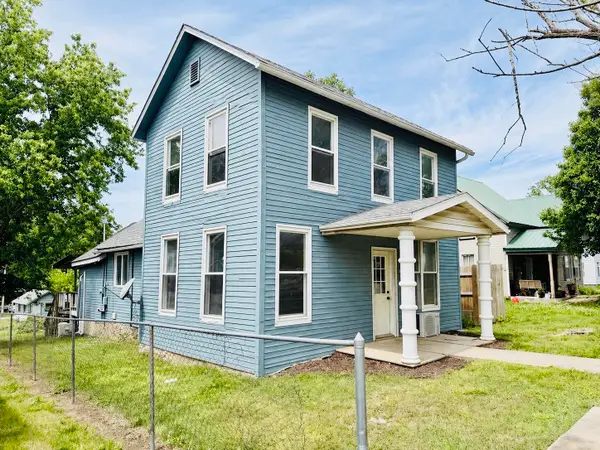 207 N Myrtle Street, Pierce City, MO 65723