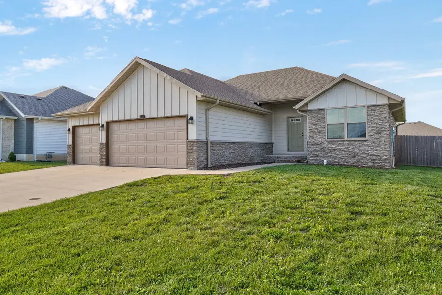 5627 W Mangrove Street, Springfield, MO 65802 - #2