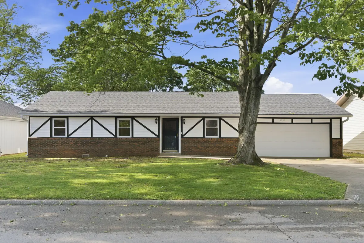 1636 W Swan Street, Springfield, MO 65807 - #1