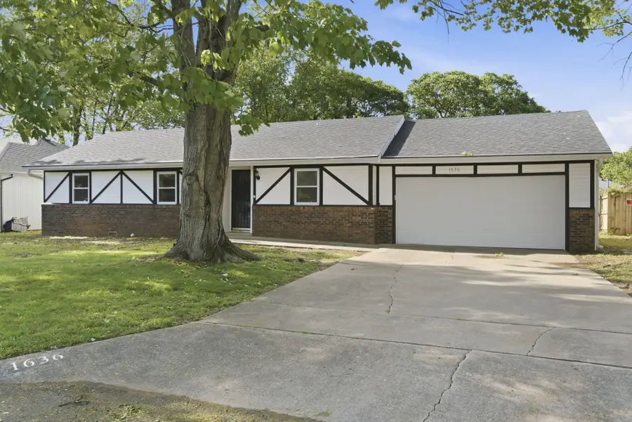 1636 W Swan Street, Springfield, MO 65807 - #2