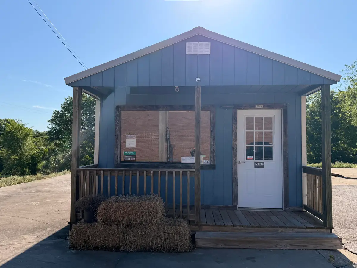 202 32 Street, Stockton, MO 65785 - #1