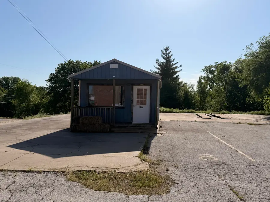 202 32 Street, Stockton, MO 65785 - #3