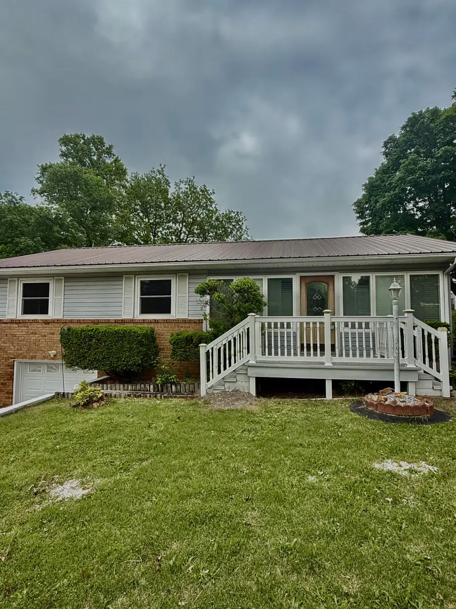 1305 Benton Avenue, Neosho, MO 64850 - #2
