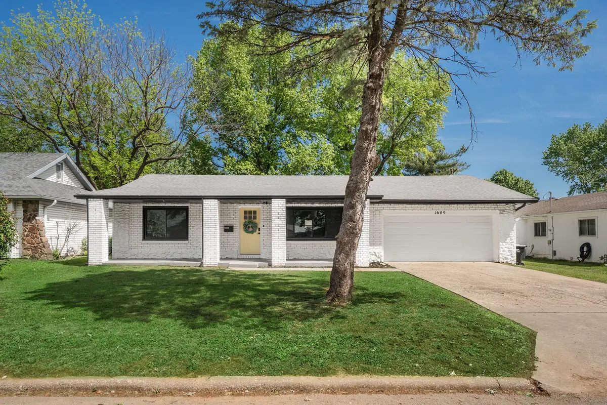 1609 W Berkeley Street, Springfield, MO 65807 - #1