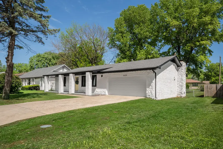 1609 W Berkeley Street, Springfield, MO 65807 - #3