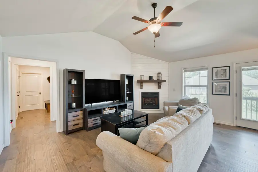 695 N Montego Street, Nixa, MO 65714 - #3
