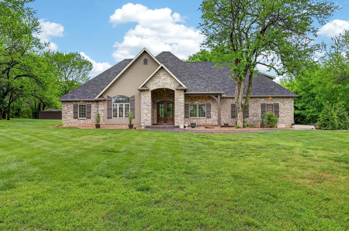 2335 S Ressie Drive, Carthage, MO 64836 - #1