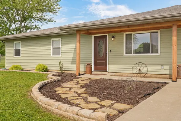 1452 Slagle Road, Bolivar, MO 65613