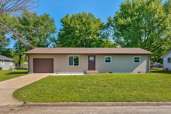 321 W Cofield Street, Aurora, MO 65605