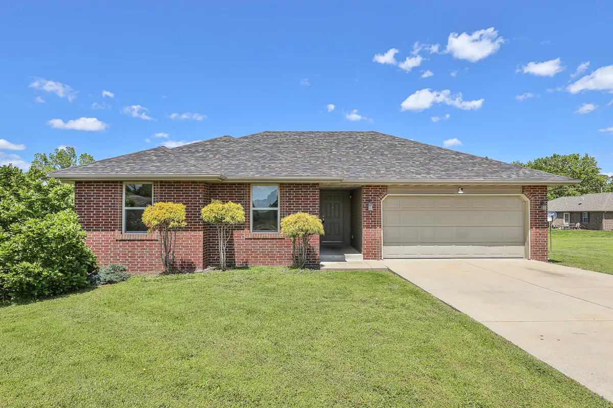 411 S Denver Place, Bolivar, MO 65613 - #1