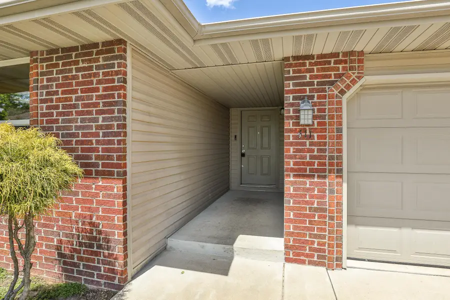 411 S Denver Place, Bolivar, MO 65613 - #3