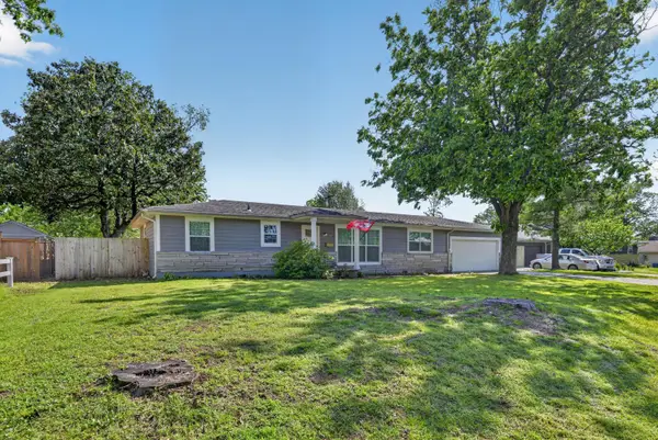320 E Plaza Drive, Joplin, MO 64804