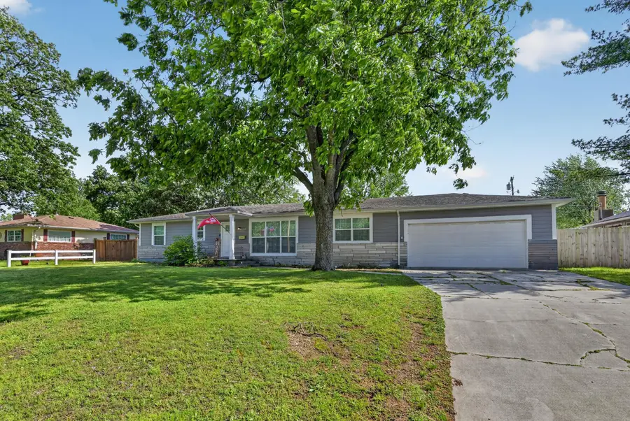 320 E Plaza Drive, Joplin, MO 64804 - #3
